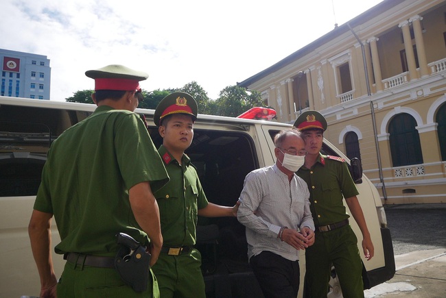 Xét xử nguyên Phó chủ tịch UBND TP.HCM Nguyễn Thành Tài: Các bị cáo nhận tổng cộng năm tù - Ảnh 1.