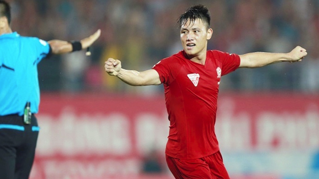 Vừa đến Thanh Hóa, vì sao cựu tuyển thủ U19 Việt Nam vội ra đi? - Ảnh 2.