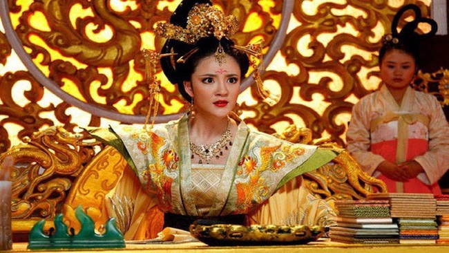 Hoàng hậu Trung Quốc “gan to tày trời” dám mắng cả bố chồng - Ảnh 4.