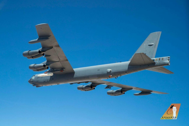 B-52 xuất hiện kèm vũ khí siêu thanh AGM-183A: Nga phát hoảng - Ảnh 3.