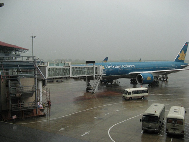 Thông tin "nóng" về gần 40 chuyến bay tới miền Bắc không hạ cánh xuống Nội Bài vì sương mù- Ảnh 1.