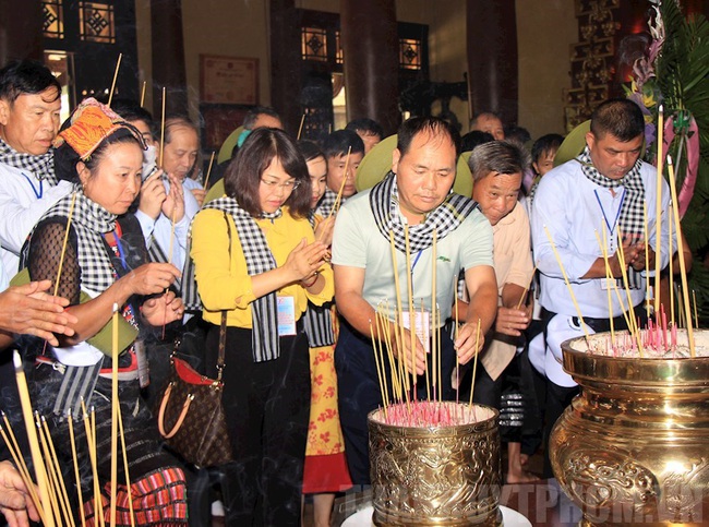 Già làng trưởng bản là những &quot;thư viện sống&quot; về văn hóa dân tộc - Ảnh 1.