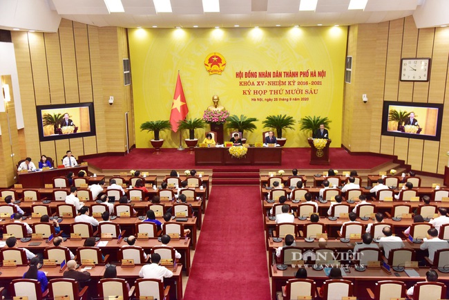 Hình ảnh ông Chu Ngọc Anh nhận nhiệm vụ Chủ tịch UBND TP Hà Nội - Ảnh 1.