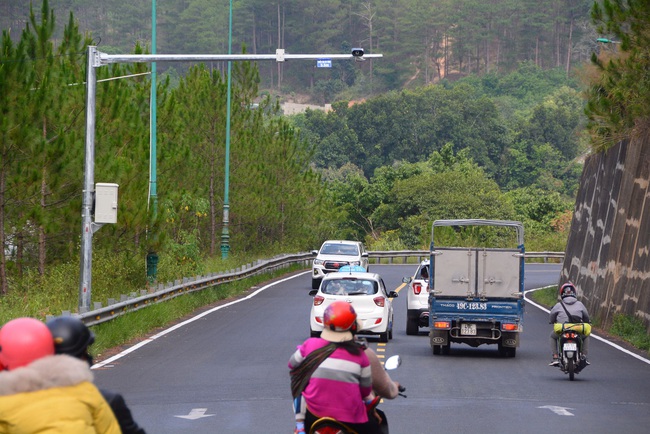Lâm Đồng đảm bảo trật tự an toàn giao thông: Nỗ lực giảm tai nạn trên Quốc lộ 20 - Ảnh 1.