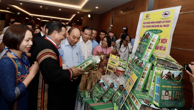 Thủ tướng đối thoại với nông dân: Nông nghiệp miền Trung - Tây Nguyên là mỏ vàng cần khai thác - Ảnh 2.