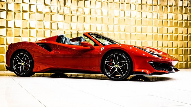 Giới mê xe hoài nghi về giá bán 14,8 tỷ đồng của siêu xe Ferrari 488 Pista Spider &quot;hàng lướt&quot; - Ảnh 6.