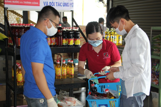 Đà Nẵng: Agribank tổ chức nhiều hoạt đồng ý nghĩa dành cho người nghèo ảnh hưởng Covid-19 - Ảnh 4.