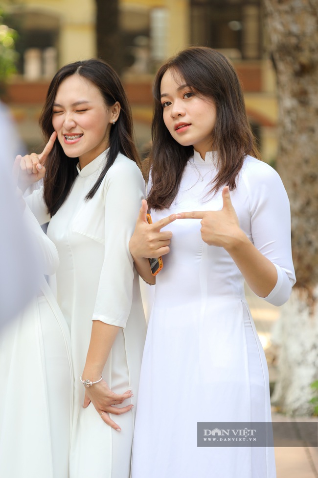 Nữ sinh THPT Phan Đình Phùng áo trắng thướt tha ngày khai giảng - Ảnh 10.