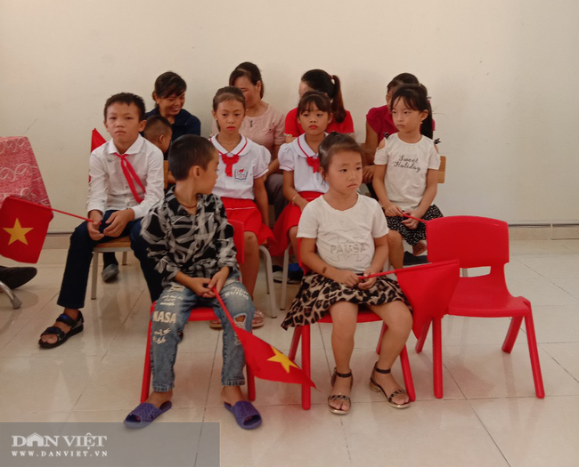 Lễ khai giảng trang trọng tại đảo Trần đón...7 học sinh - Ảnh 4.