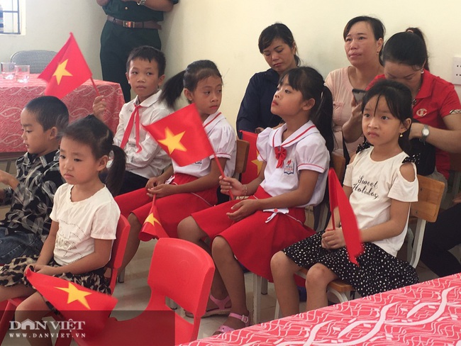 Lễ khai giảng trang trọng tại đảo Trần đón...7 học sinh - Ảnh 3.