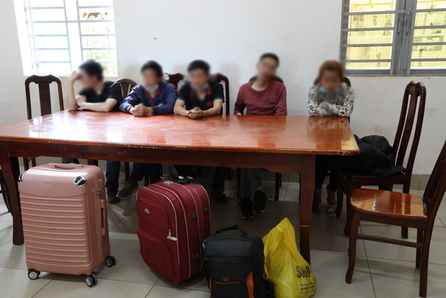 Xử phạt 7 người Việt Nam xuất cảnh trái phép qua Campuchia tại Tây Ninh - Ảnh 1.