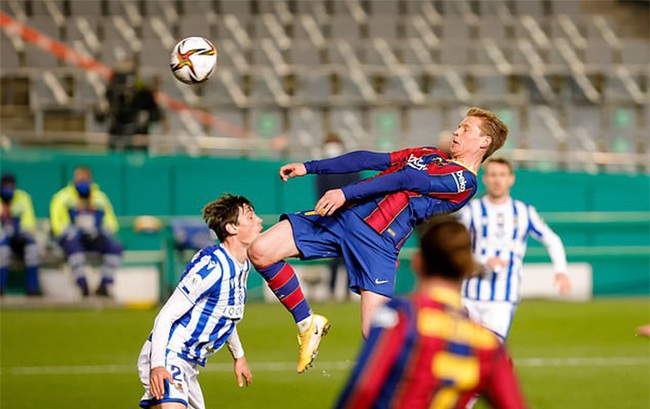 Không có Messi, Ter Stegen đưa Barca vào chung kết siêu cúp TBN - Ảnh 1.