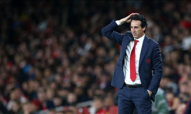 Emery uất ức vì bị Arsenal sa thải sớm.