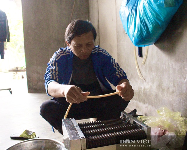 Làng nghề bánh cà nổi tiếng xứ Nghệ, tất bật vào vụ Tết - Ảnh 5.