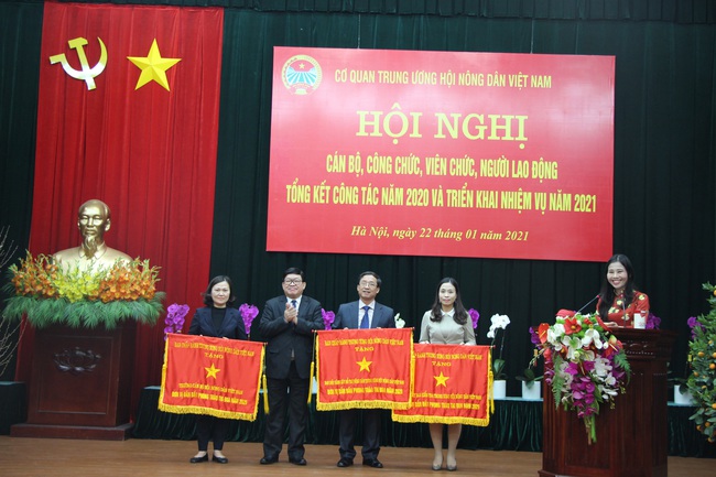 Hội nghị cán bộ, công chức, viên chức cơ quan T.Ư Hội NDVN: Đoàn kết, vượt thách thức đạt nhiều kết quả ấn tượng - Ảnh 2.