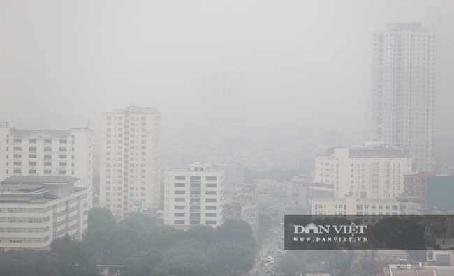 Hà Nội sương mù như Sa Pa, nhiều ôtô phải bật đèn đi giữa ban ngày - Ảnh 11.