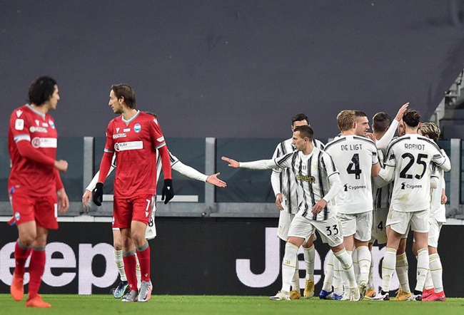Ronaldo không thi đấu, Juve vẫn dễ dàng vào tứ kết Coppa Italia - Ảnh 1.