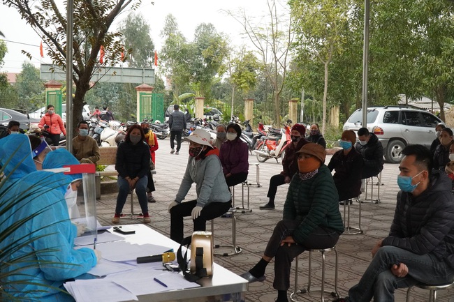 Bắc Ninh: Phong tỏa &quot;nội bất xuất, ngoại bất nhập&quot; gần 200 hộ dân thôn Nhiêu Đậu - Ảnh 3.
