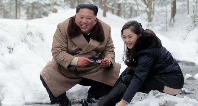 Giải mã sự vắng bóng bí ẩn của vợ Kim Jong-un - Ảnh 1.