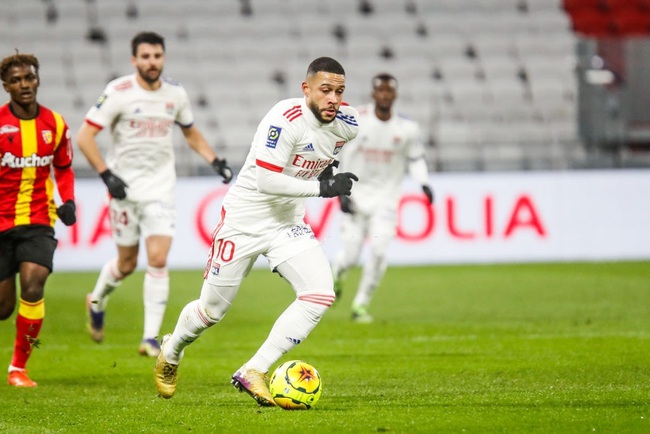 Depay muốn ở lại Lyon đến hết mùa.