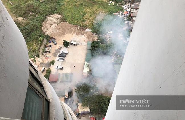 Cháy bãi trông giữ xe ở Hà Nội, cột khói bay cao ngang tòa chung cư 30 tầng - Ảnh 12.