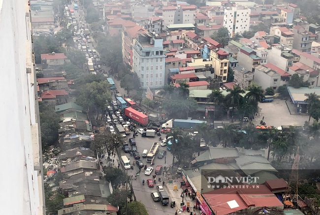 Cháy bãi trông giữ xe ở Hà Nội, cột khói bay cao ngang tòa chung cư 30 tầng - Ảnh 9.