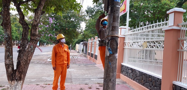 PC Gia Lai: Truy thu hơn 1,3 tỷ đồng từ vi phạm sử dụng điện - Ảnh 1.