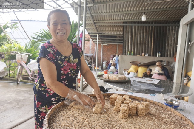 Đà Nẵng: “Nằm lửa” từ 2 giờ sáng, bánh 7 lửa hút hàng dịp Tết Nguyên đán - Ảnh 6.