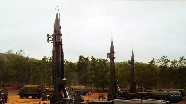 Sức mạnh tổ hợp tên lửa đạn đạo tầm ngắn hàng đầu Việt Nam - Ảnh 7.
