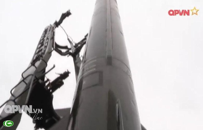 Sức mạnh tổ hợp tên lửa đạn đạo tầm ngắn hàng đầu Việt Nam - Ảnh 11.