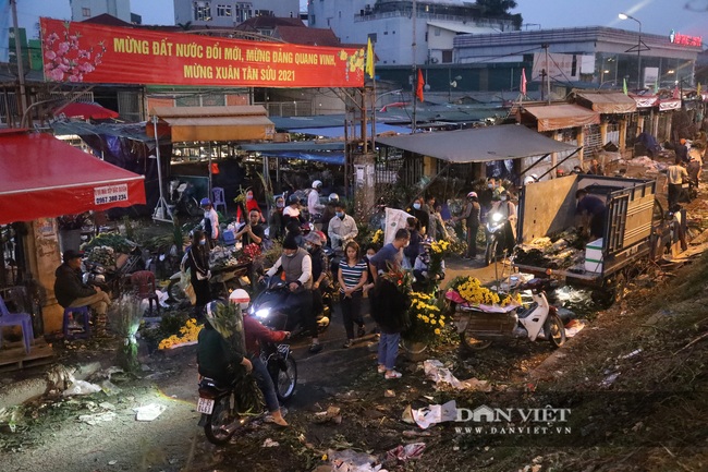 CẬP NHẬT: An ninh thắt chặt tại trận địa pháo hoa duy nhất ở Hà Nội - Ảnh 5.