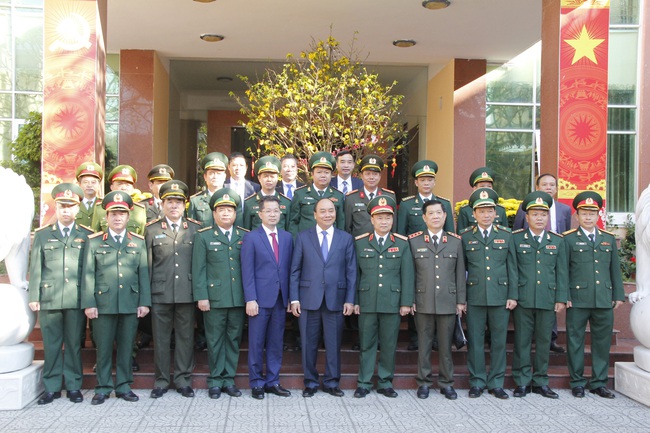 Thủ tướng Nguyễn Xuân Phúc chúc Tết lực lượng vũ trang Đà Nẵng mùng 1 Tết - Ảnh 4.