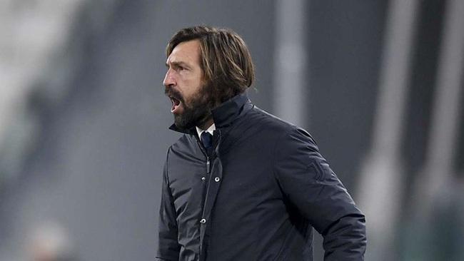 Pirlo phàn nàn về quả phạt đền.