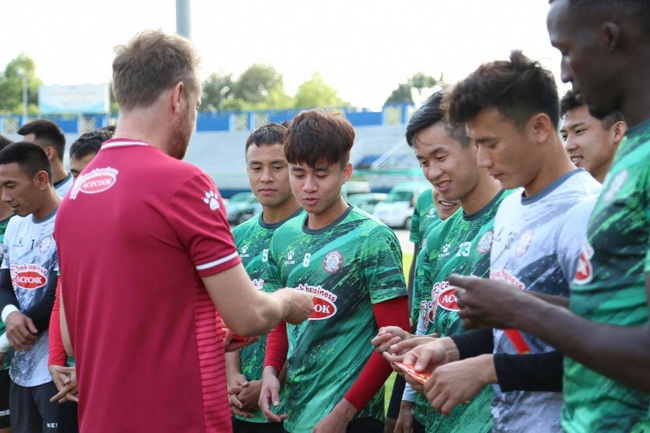 Tin sáng (17/2): Phan Thanh Hậu nói điều phũ phàng về &quot;vòng luẩn quẩn&quot; ở HAGL - Ảnh 1.