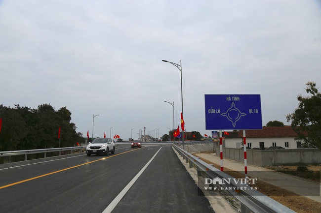 Cầu này có gì đặc biệt mà người dân Nghệ An, Hà Tĩnh kéo đến chụp ảnh - Ảnh 1.