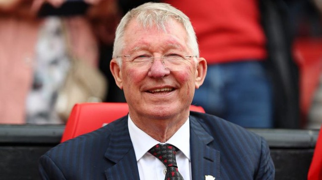 Dù đã tuổi cao sức yếu nhưng Sir Alex Ferguson vẫn rất chăm chỉ theo dõi M.U.