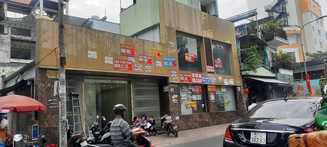 Chùm ảnh hàng loạt địa điểm kinh doanh tại TP.HCM đóng cửa, trả mặt bằng sau Tết Tân Sửu - Ảnh 8.