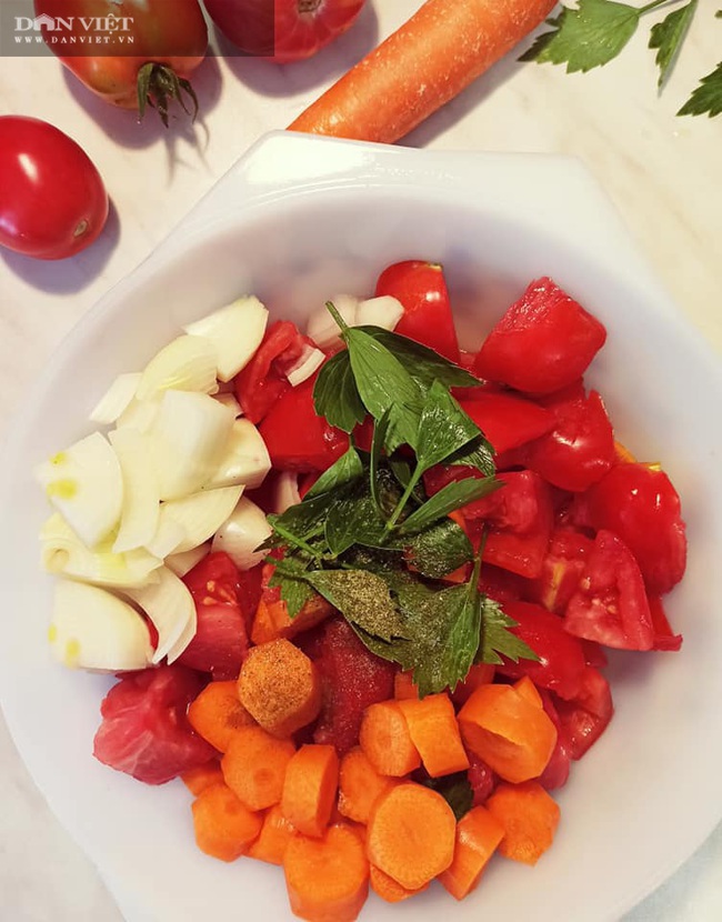 Bí quyết nấu sốt cà chua ngon, bảo quản lâu mà không cần trữ đông - Ảnh 2.