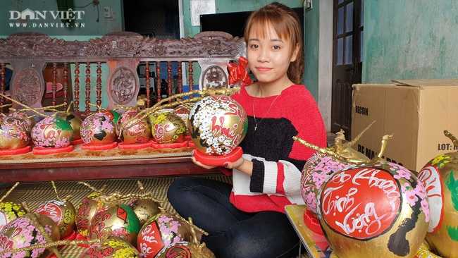 Ninh Bình: Biến những quả dừa thành trâu vàng chưng Tết, 2k xinh đẹp làm không đủ bán   - Ảnh 10.