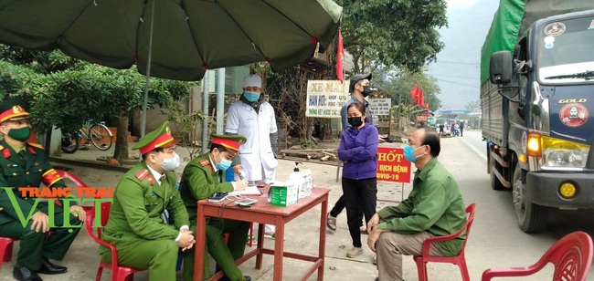  Hoà Bình: Lập 2 chốt kiểm dịch y tế phòng, chống dịch Covid-19 huyện Mai Châu - Ảnh 1.