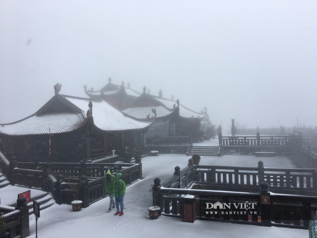 27 Tết Tân Sửu: Mưa tuyết xuất hiện trên đỉnh Fansipan - Ảnh 7.