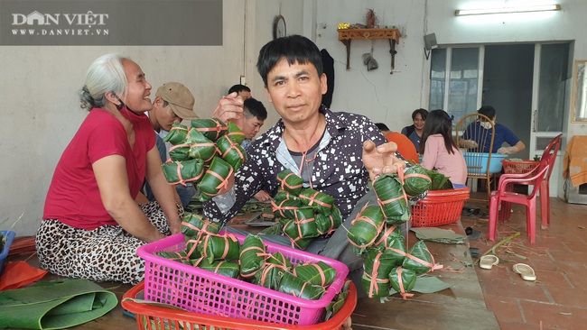 Ninh Bình: Làm hơn 2000 quả nem chua mỗi ngày bán Tết, 8x thu 100 triệu/ngày - Ảnh 12.