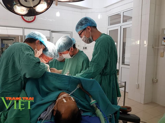 Bệnh viện Đa khoa tỉnh Sơn La: Nâng cao chất lượng khám, chữa bệnh cho người dân - Ảnh 6.