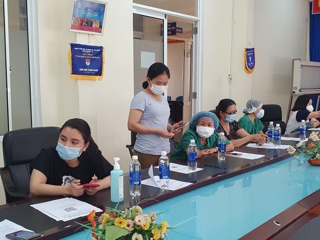 ẢNH: Những y, bác sĩ đầu tiên được tiêm vaccine phòng Covid-19 tại Đà Nẵng - Ảnh 8.