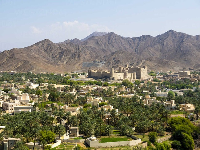 Điểm đến đặc sắc - “thị trấn phép thuật” diệu kỳ Bahla, Oman - Ảnh 1.
