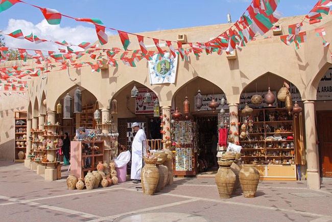 Điểm đến đặc sắc - “thị trấn phép thuật” diệu kỳ Bahla, Oman - Ảnh 5.