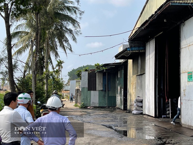 Quảng Ngãi: Cơ sở kinh doanh than “khủng bố” khu dân cư bằng bụi than  - Ảnh 2.