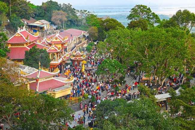 Lễ hội nào có thời gian dài nhất ở Việt Nam? - Ảnh 7. Lễ hội nào có thời gian dài nhất ở Việt Nam? - Ảnh 7.