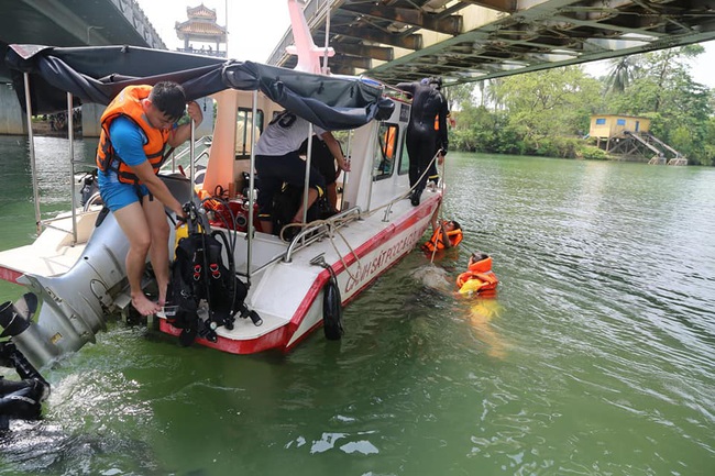 Huế: Nam thanh niên tử vong sau khi nhảy từ cầu Dã Viên xuống sông Hương - Ảnh 1.