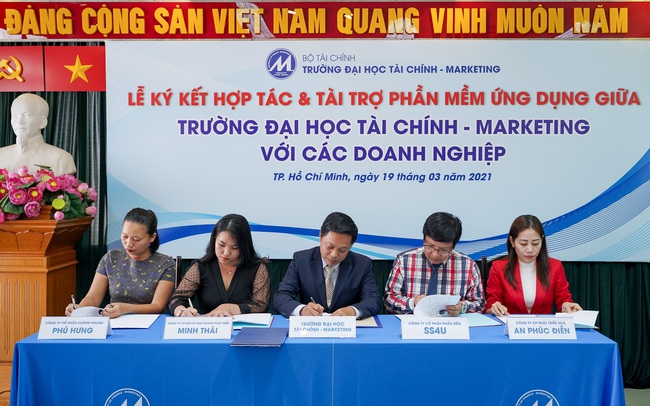 Sinh viên ĐH Tài chính – Marketing được thực hành với các phần mềm trị giá hàng chục tỷ đồng - Ảnh 1.